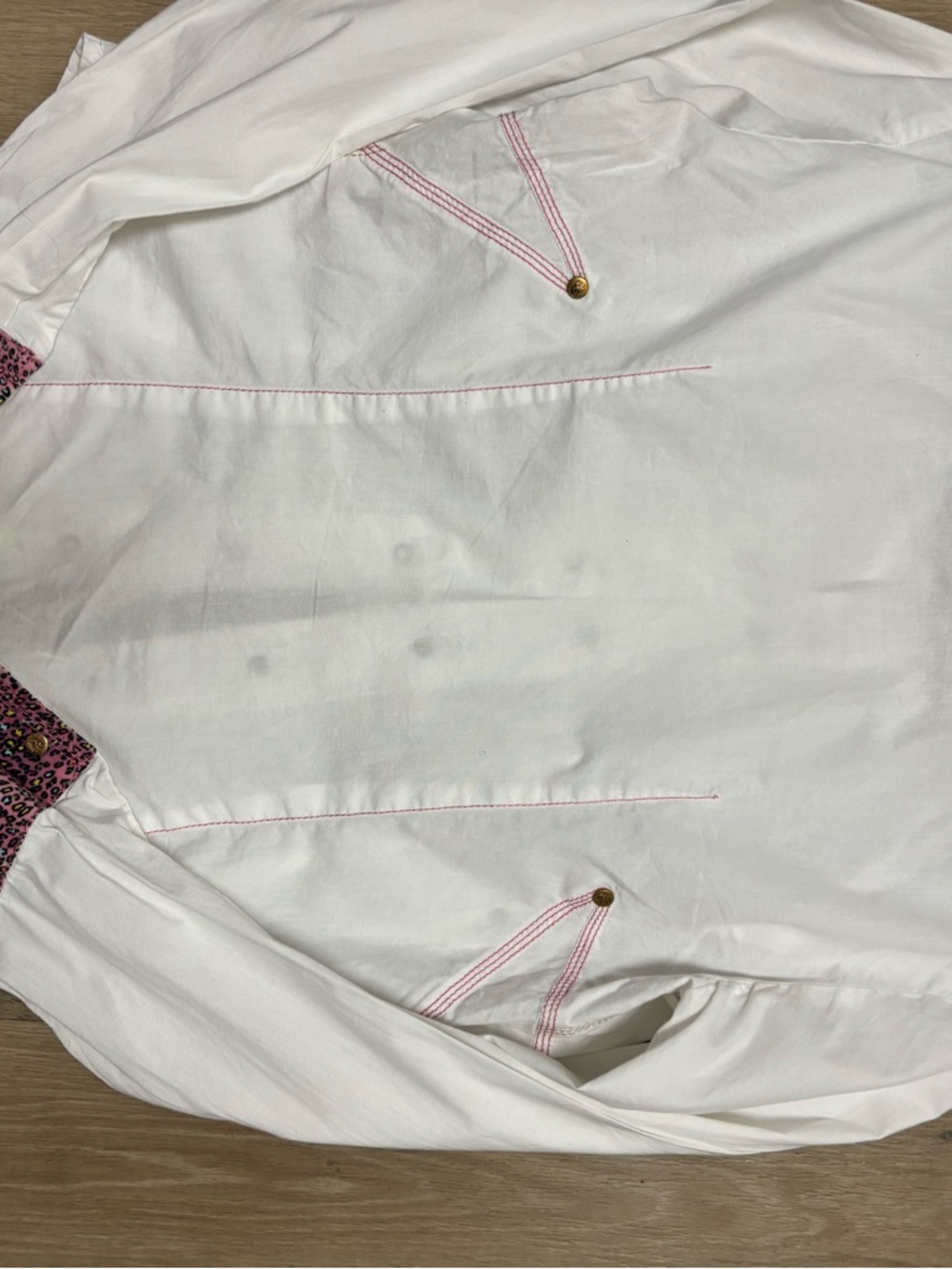 White Women's Button-Down shirt /Top with Pink Trim - Picture 7 of 7